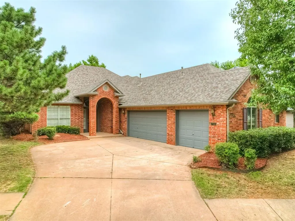 Front exterior — 733 Longmeadow Lane, Edmond, OK 73003
