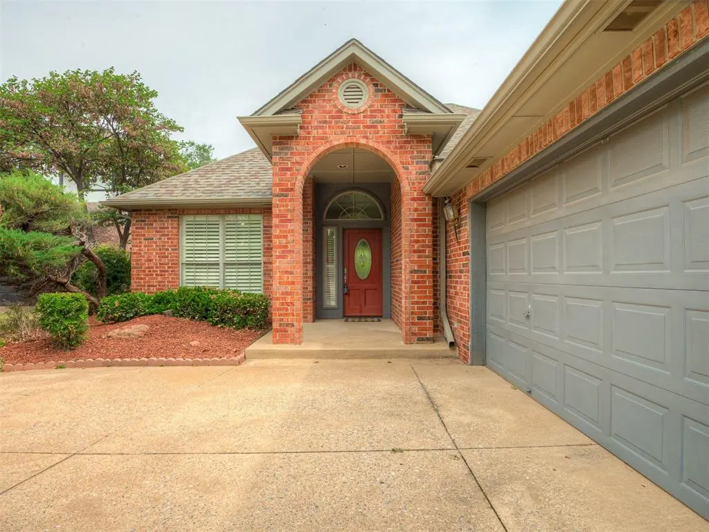 Photo 3 — 733 Longmeadow Lane, Edmond, OK 73003
