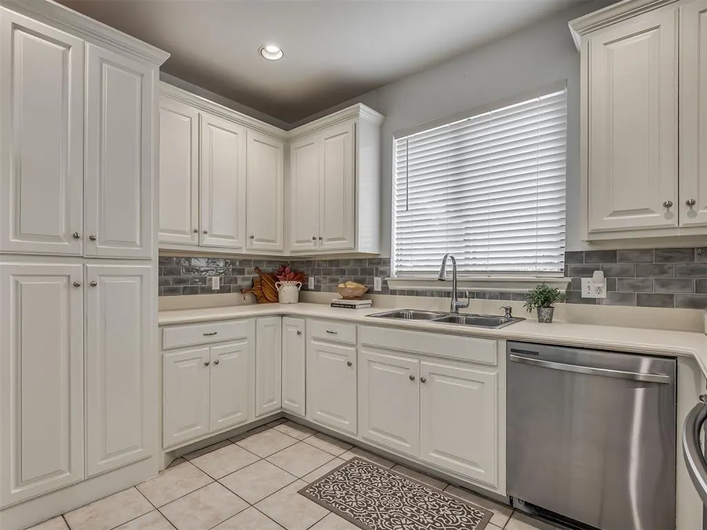 Photo 15 — 733 Longmeadow Lane, Edmond, OK 73003