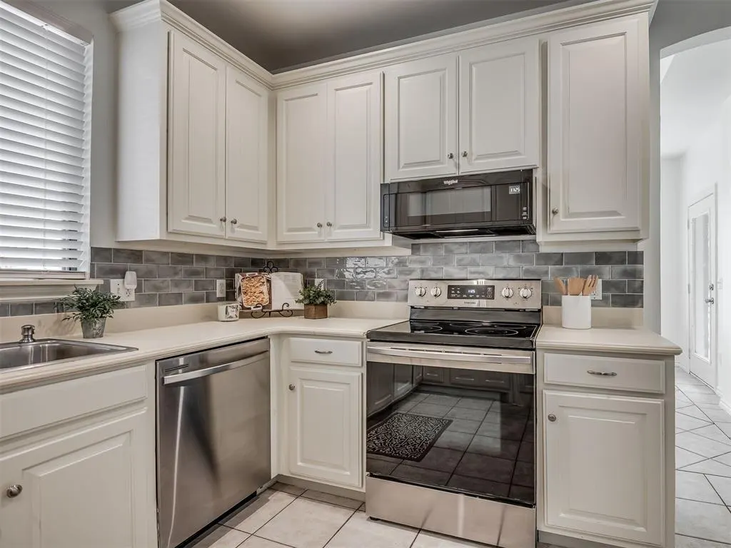 Photo 16 — 733 Longmeadow Lane, Edmond, OK 73003
