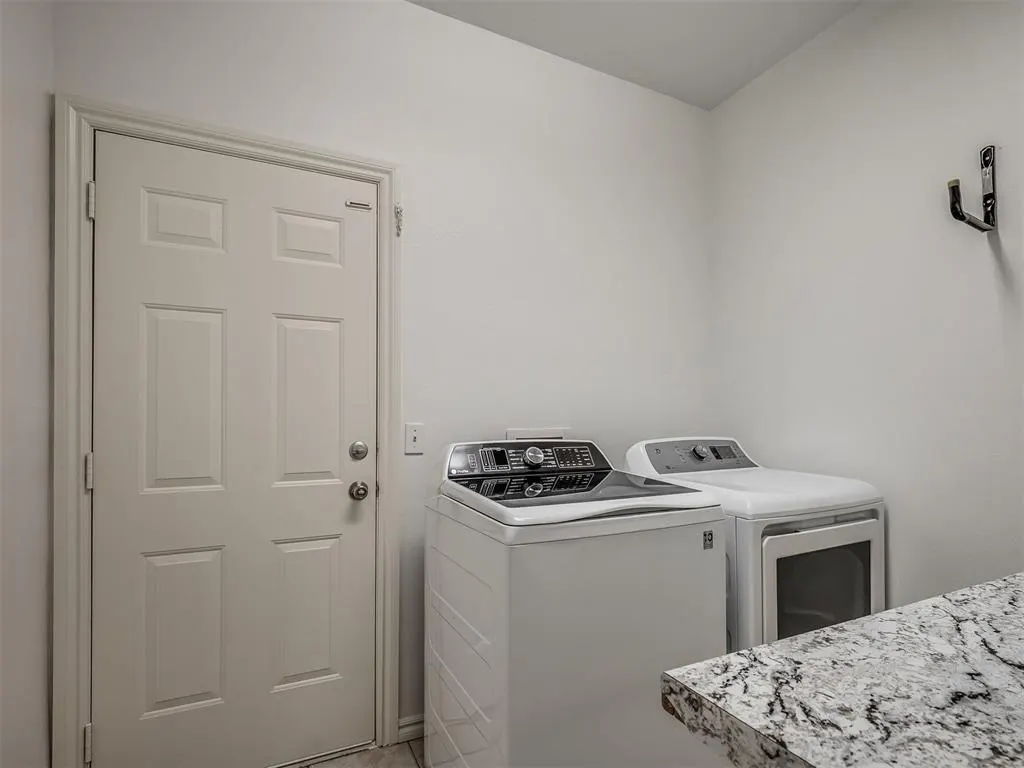 Photo 32 — 733 Longmeadow Lane, Edmond, OK 73003