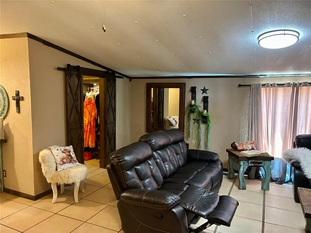 Photo 13 — 21508 S Frontage Road, Foss, OK 73647