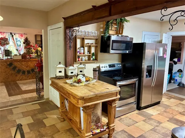 Photo 4 — 21508 S Frontage Road, Foss, OK 73647