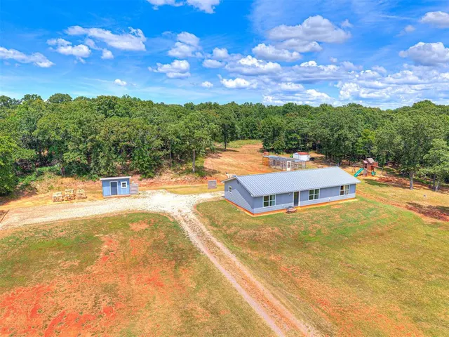 Photo 2 — 30138 Shorter Lane, Macomb, OK 74852