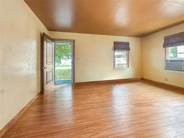 Photo 2 — 713 S Mahan Avenue, El Reno, OK 73036