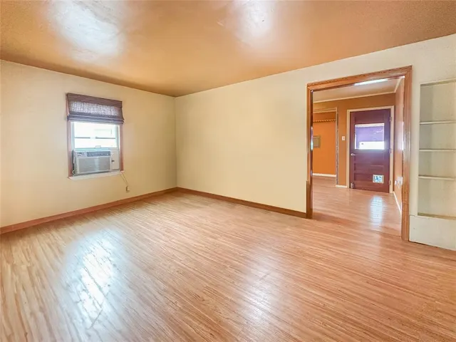Photo 4 — 713 S Mahan Avenue, El Reno, OK 73036