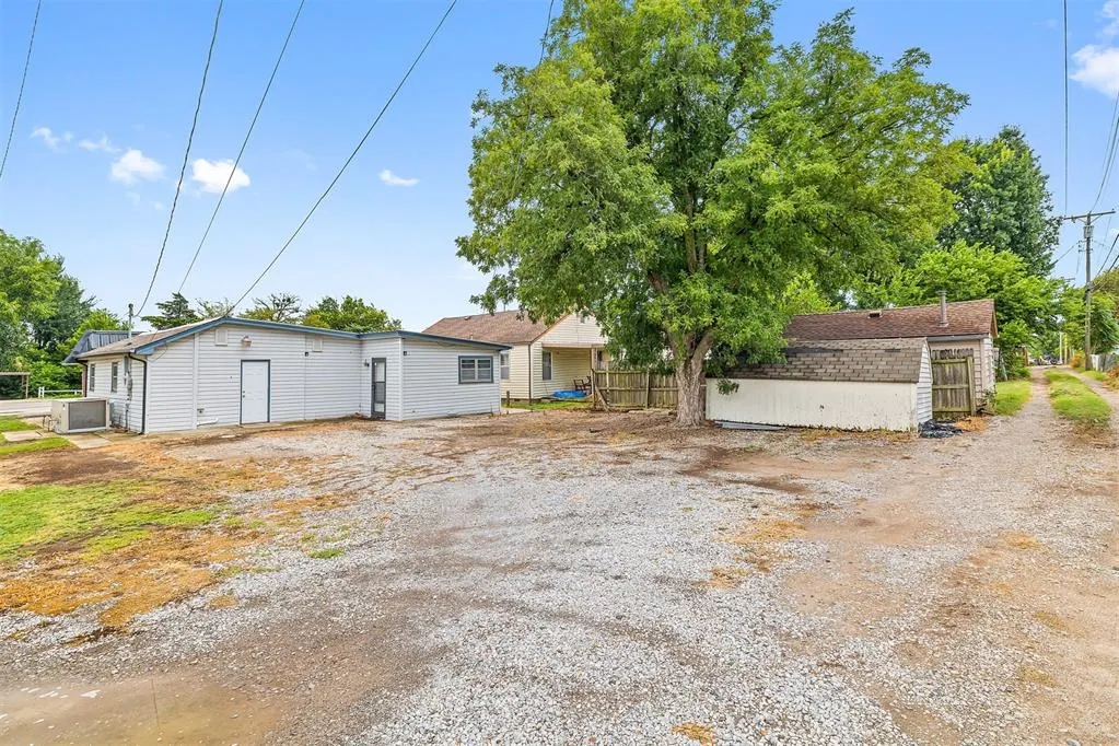 Photo 22 — 1600 S Choctaw Avenue, El Reno, OK 73036