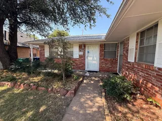 Sold home at 1101 NW 103rd Street