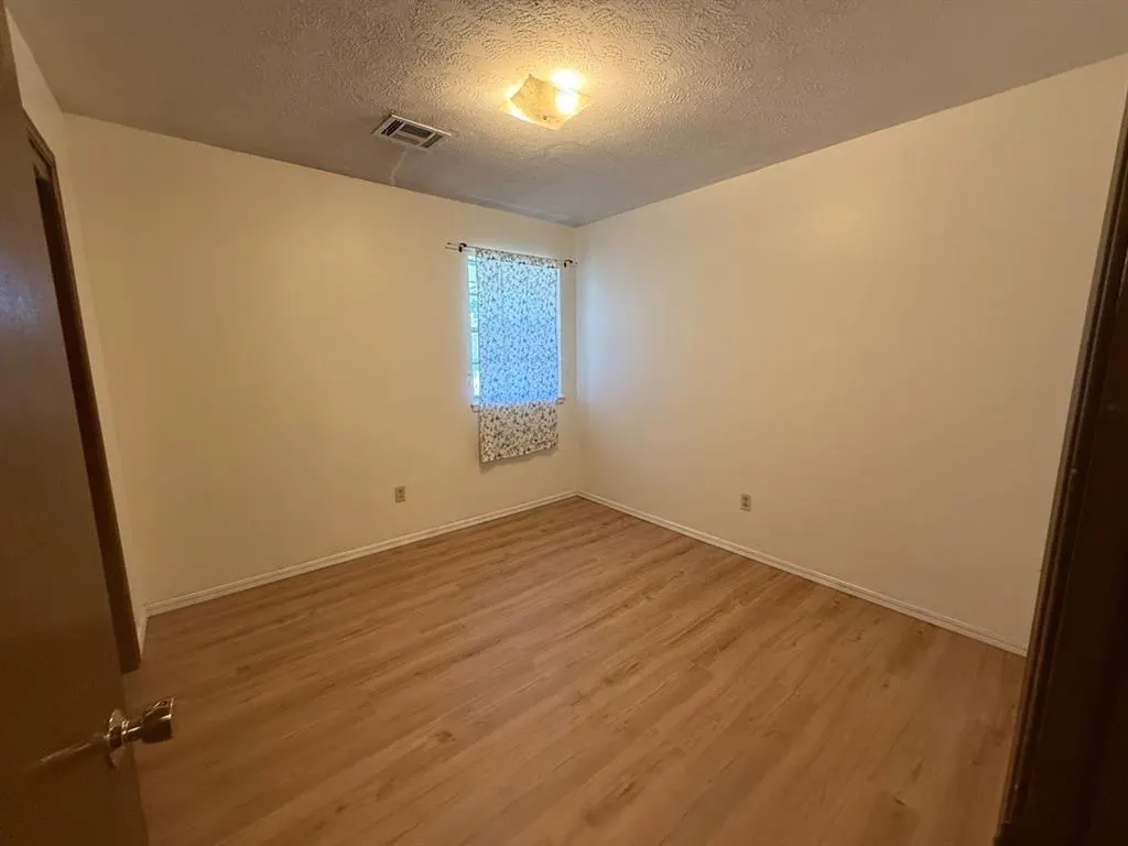 Photo 6 — 1101 NW 103rd Street, Oklahoma City, OK 73114
