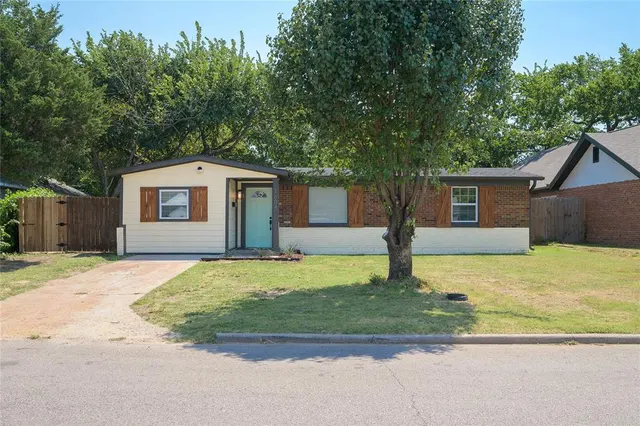 Front exterior — 1604 SANDRA Drive, Midwest City, OK 73110
