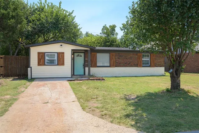 Photo 2 — 1604 SANDRA Drive, Midwest City, OK 73110