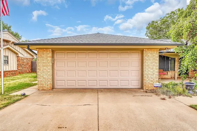 Photo 6 — 1002 Mac Drive, Elk City, OK 73644