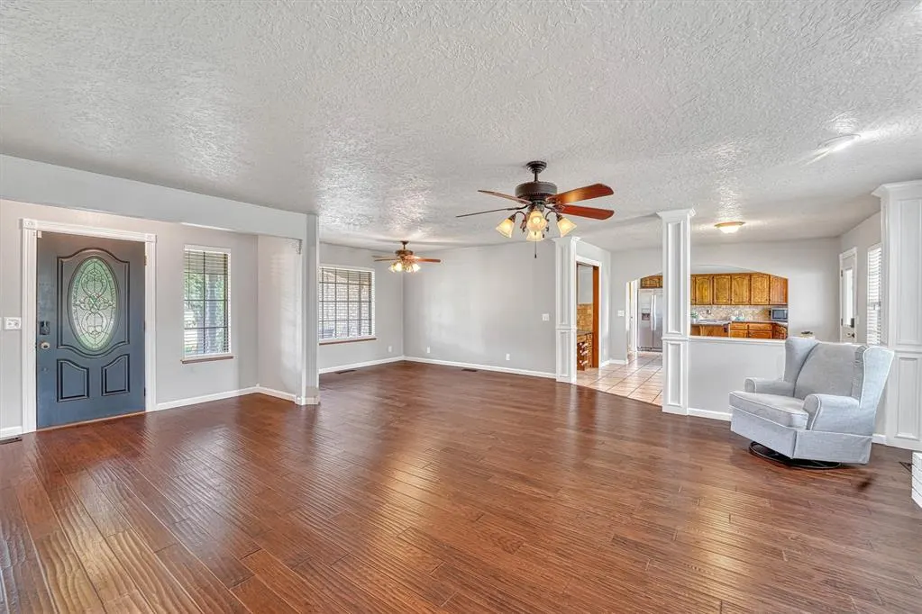 Photo 11 — 1002 Mac Drive, Elk City, OK 73644