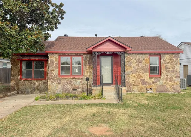 Photo 5 — 203 W Dale Street, Norman, OK 73069