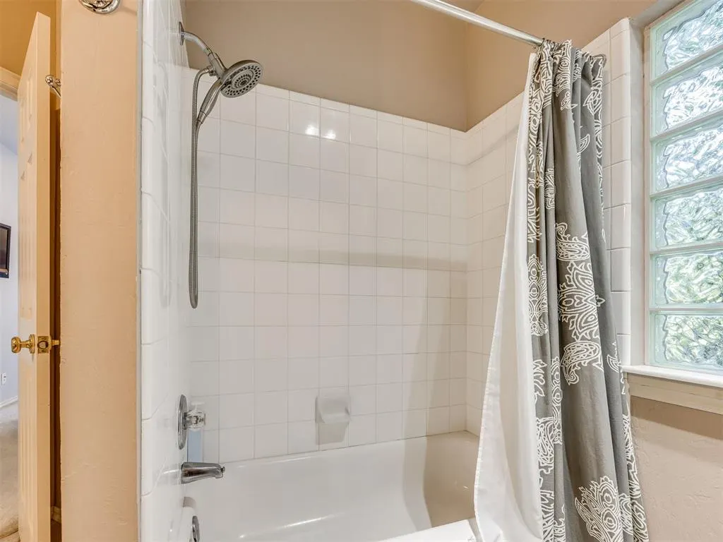 Photo 32 — 9508 Larimore Lane, Oklahoma City, OK 73151