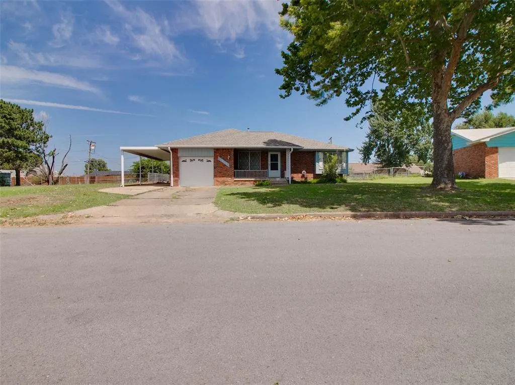 Photo 2 — 1015 Circle Drive, Stroud, OK 74079