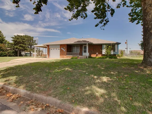 Photo 5 — 1015 Circle Drive, Stroud, OK 74079