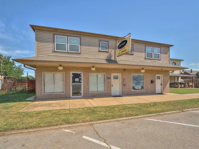 Photo 3 — 418 W WADE Street, El Reno, OK 73036