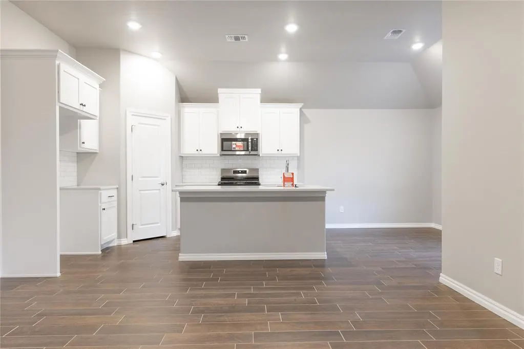 Photo 3 — 3816 Lleyton Drive, Norman, OK 73072