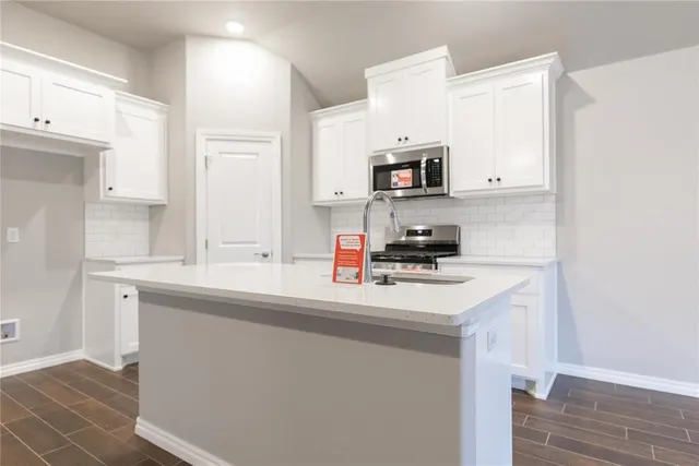Photo 4 — 3816 Lleyton Drive, Norman, OK 73072