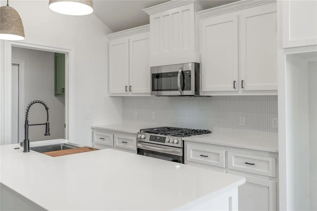 Photo 10 — 604 Grand Sycamore Drive, Washington, OK 73093