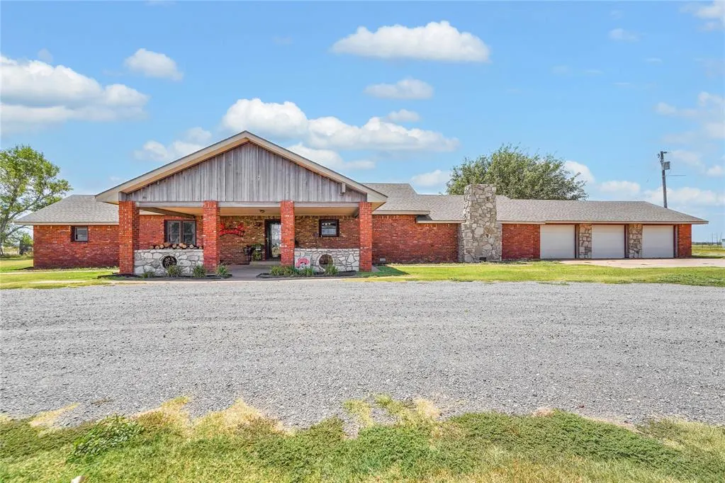 Photo 10 — 1826 E Iris Avenue, Hobart, OK 73651