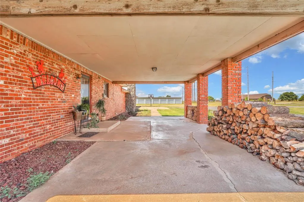 Photo 14 — 1826 E Iris Avenue, Hobart, OK 73651