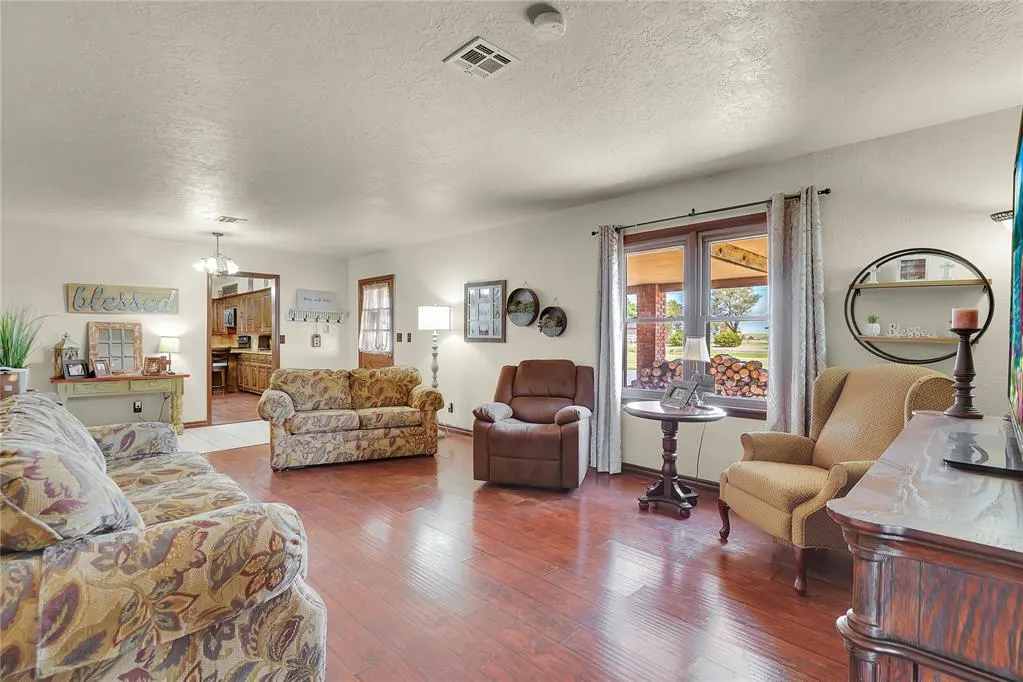 Photo 18 — 1826 E Iris Avenue, Hobart, OK 73651