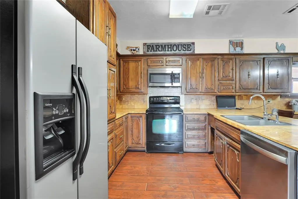 Photo 23 — 1826 E Iris Avenue, Hobart, OK 73651