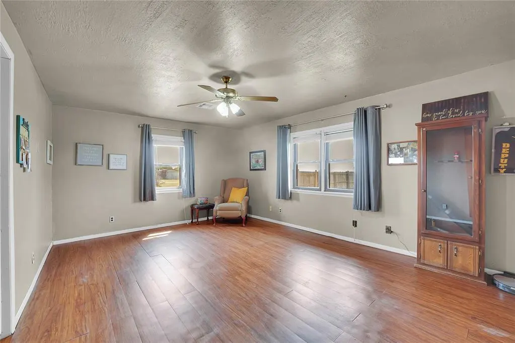 Photo 29 — 1826 E Iris Avenue, Hobart, OK 73651