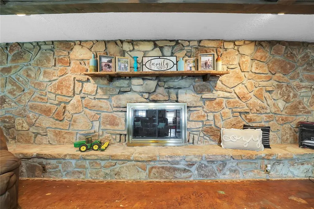 Photo 39 — 1826 E Iris Avenue, Hobart, OK 73651