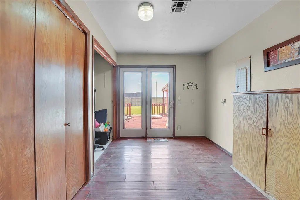 Photo 43 — 1826 E Iris Avenue, Hobart, OK 73651