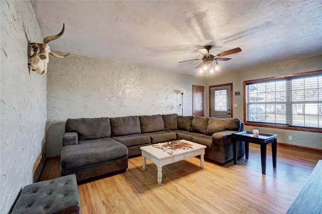 Photo 7 — 722 S 10th Street, Kingfisher, OK 73750