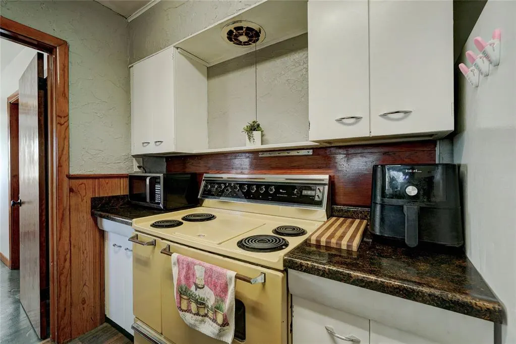 Photo 12 — 722 S 10th Street, Kingfisher, OK 73750