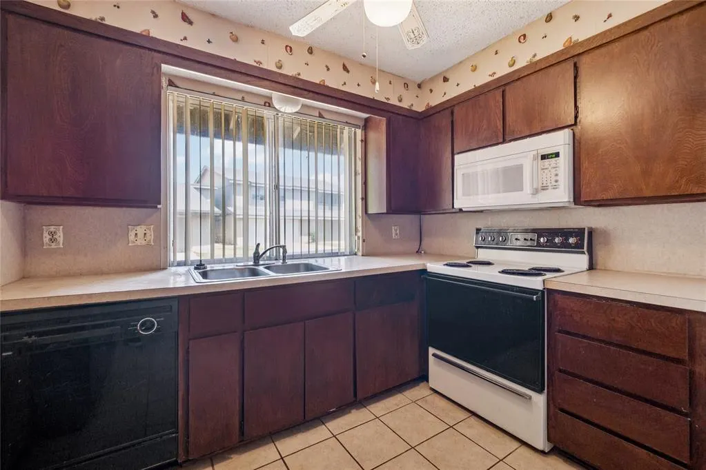 Photo 10 — 10124 Hefner Village Ter Terrace, Oklahoma City, OK 73162