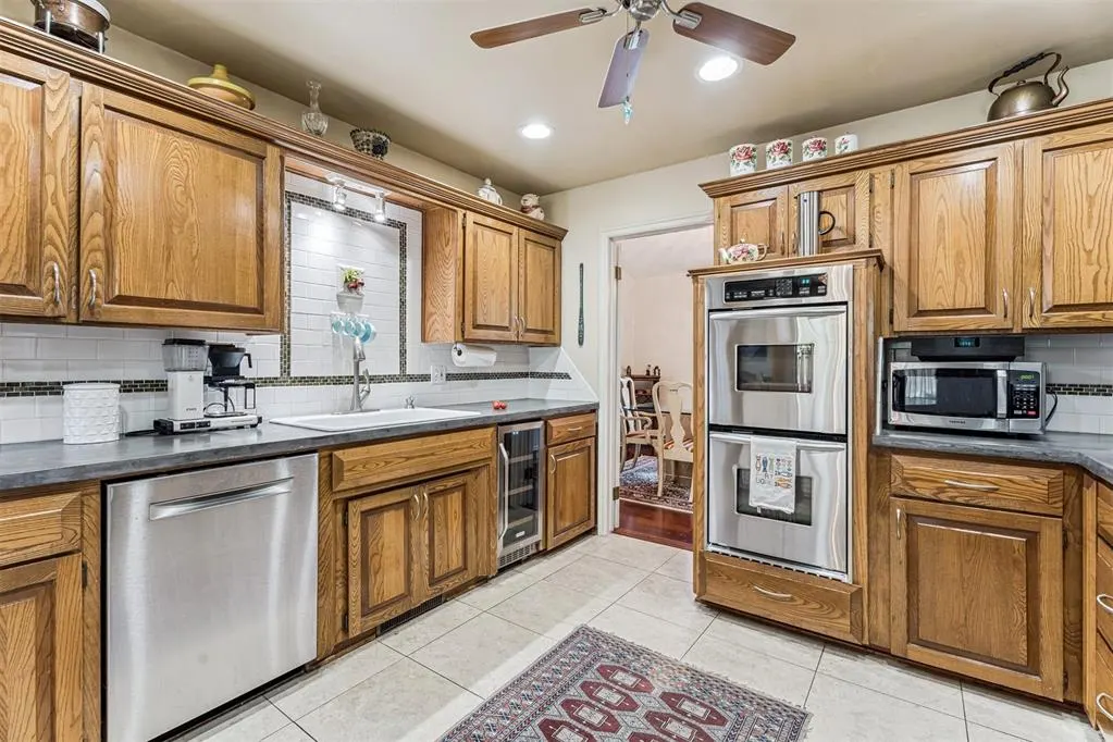 Photo 3 — 6108 Inland Road, Warr Acres, OK 73132