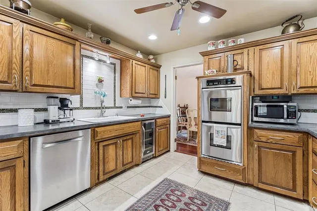 Photo 3 — 6108 Inland Road, Warr Acres, OK 73132