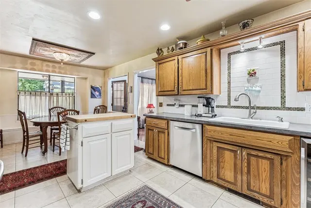 Photo 4 — 6108 Inland Road, Warr Acres, OK 73132