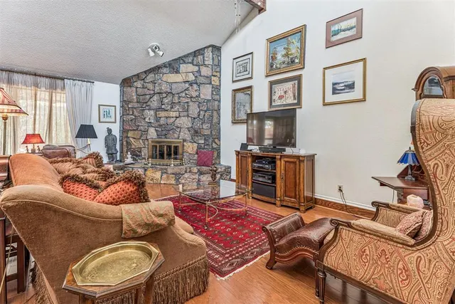 Photo 6 — 6108 Inland Road, Warr Acres, OK 73132
