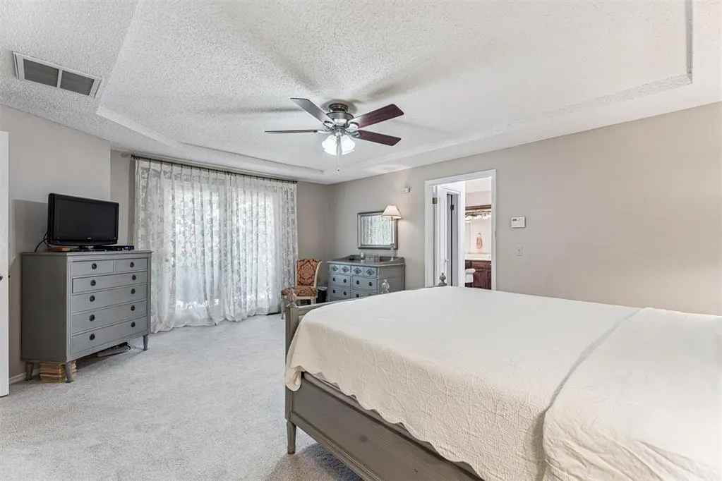 Photo 12 — 6108 Inland Road, Warr Acres, OK 73132