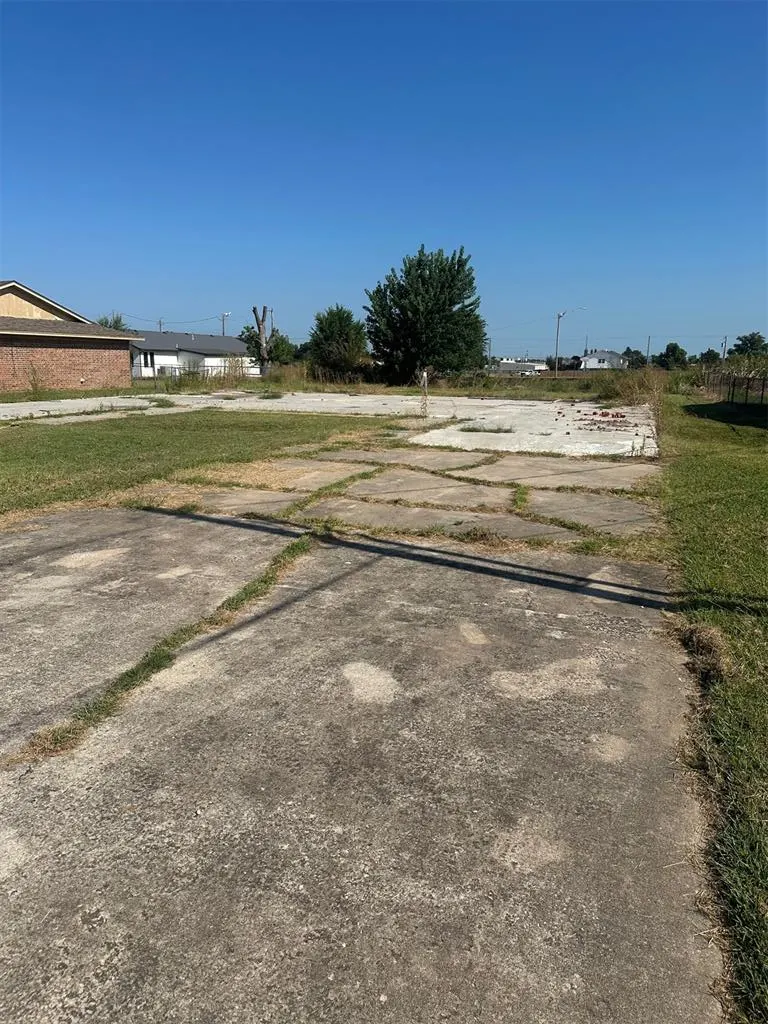 Photo 4 — 310 W 37th Street, Shawnee, OK 74804