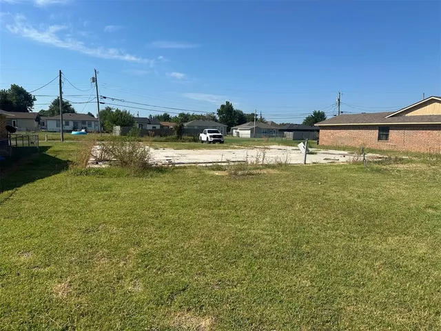 Photo 6 — 310 W 37th Street, Shawnee, OK 74804