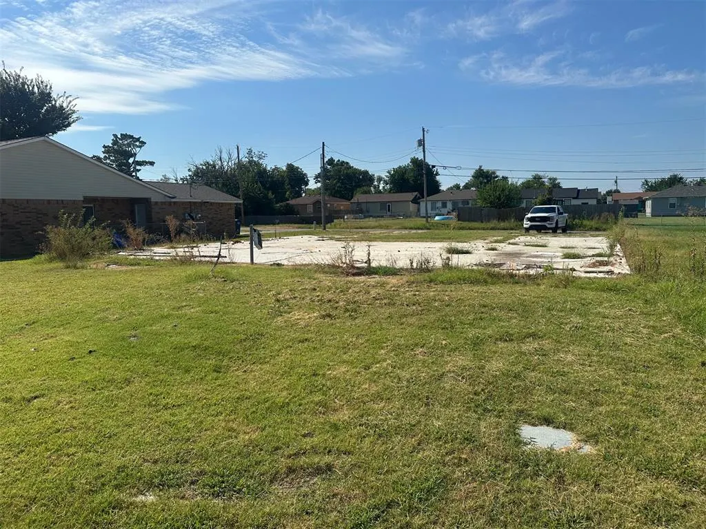 Photo 7 — 310 W 37th Street, Shawnee, OK 74804