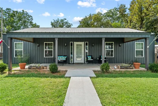 Photo 2 — 1214 W 12th Street, Sulphur, OK 73086