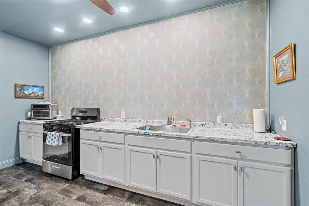 Photo 13 — 1214 W 12th Street, Sulphur, OK 73086