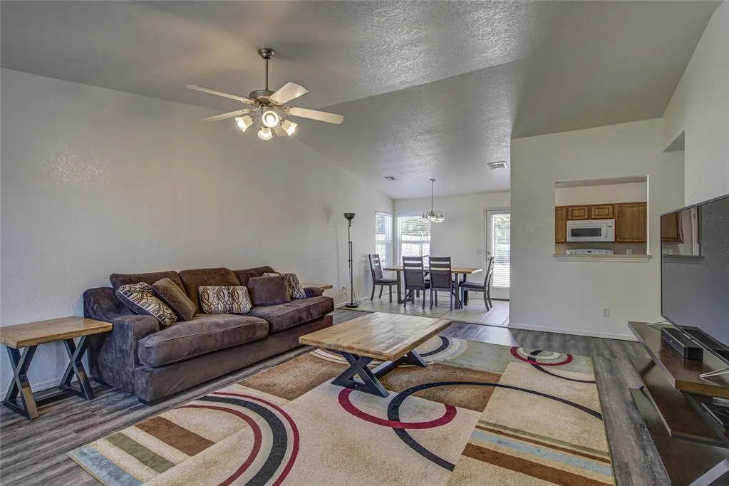 Photo 2 — 9228 Snowberry Drive, Oklahoma City, OK 73165