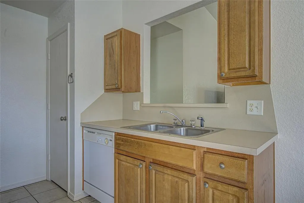 Photo 12 — 9228 Snowberry Drive, Oklahoma City, OK 73165