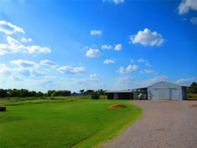 Photo 2 — 9505 Reno E Road, El Reno, OK 73036