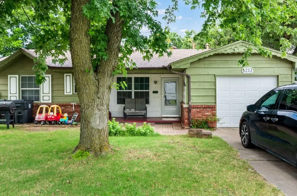 Front exterior — 5213 N Dawson, Bethany, OK 73008