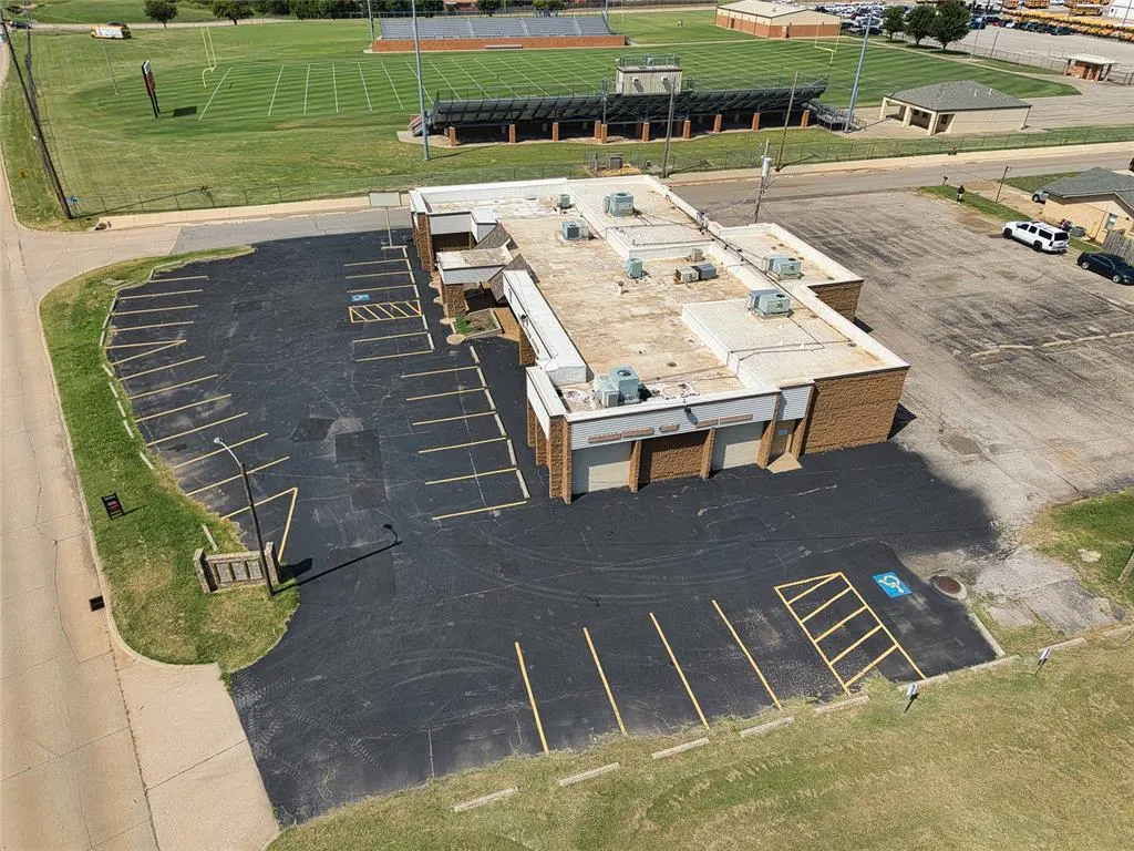 Photo 5 — 320 N Interstate Highway 35 Service Road, Moore, OK 73160